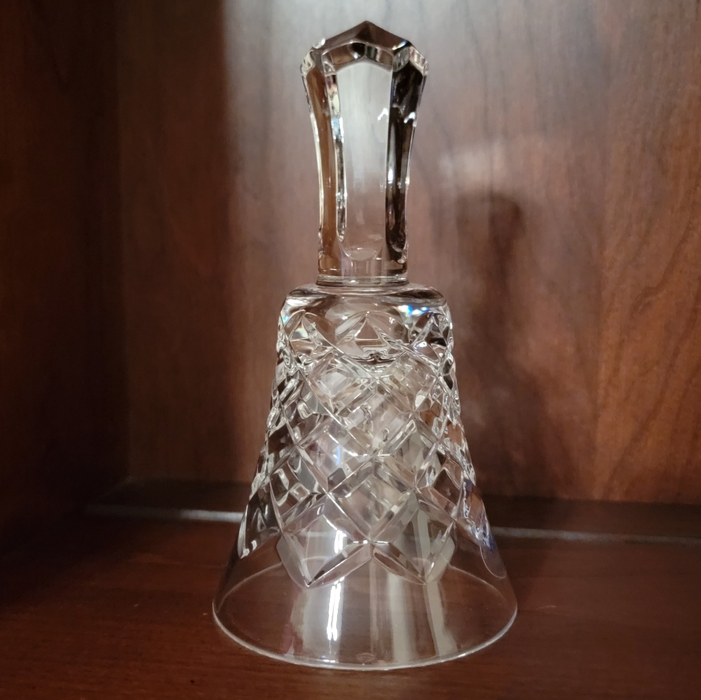 BADASH CRYSTAL ♡ NIB Beautiful Vintage BELL OXFORD 24% Handcut Lead Crystal Bell